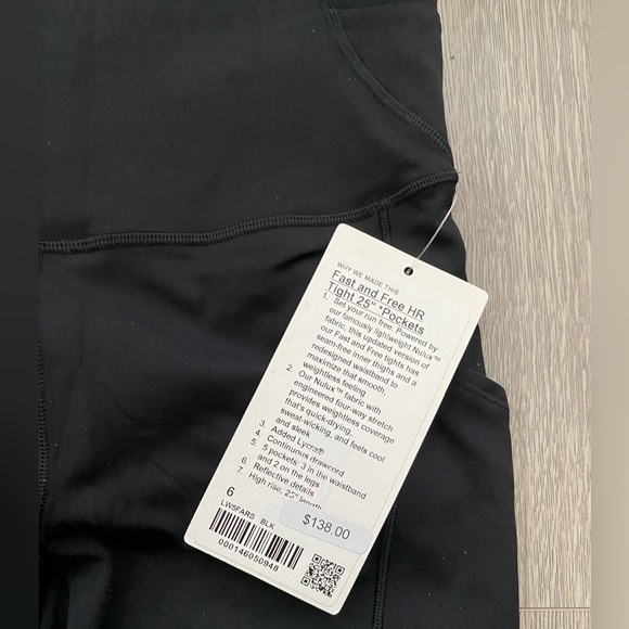 ⭐️ Lululemon Fast and Free High Rise Tight 25” with pockets Black Size 6⭐️ - Picture 5 of 11